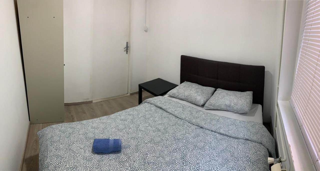 Private Rooms Belgrade Hostel Eksteriør billede